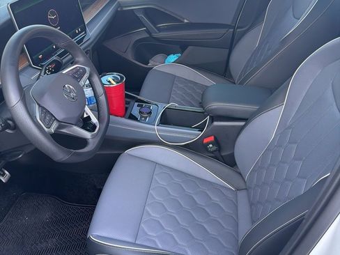 Used 2026 Volkswagen Tiguan SEL R-Line image 11