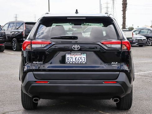 Used 2022 Toyota RAV4 XLE w/ Carpet Mat Package (TMS) AWD/4WD image 7