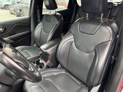 Used 2019 Jeep Cherokee Limited image 20