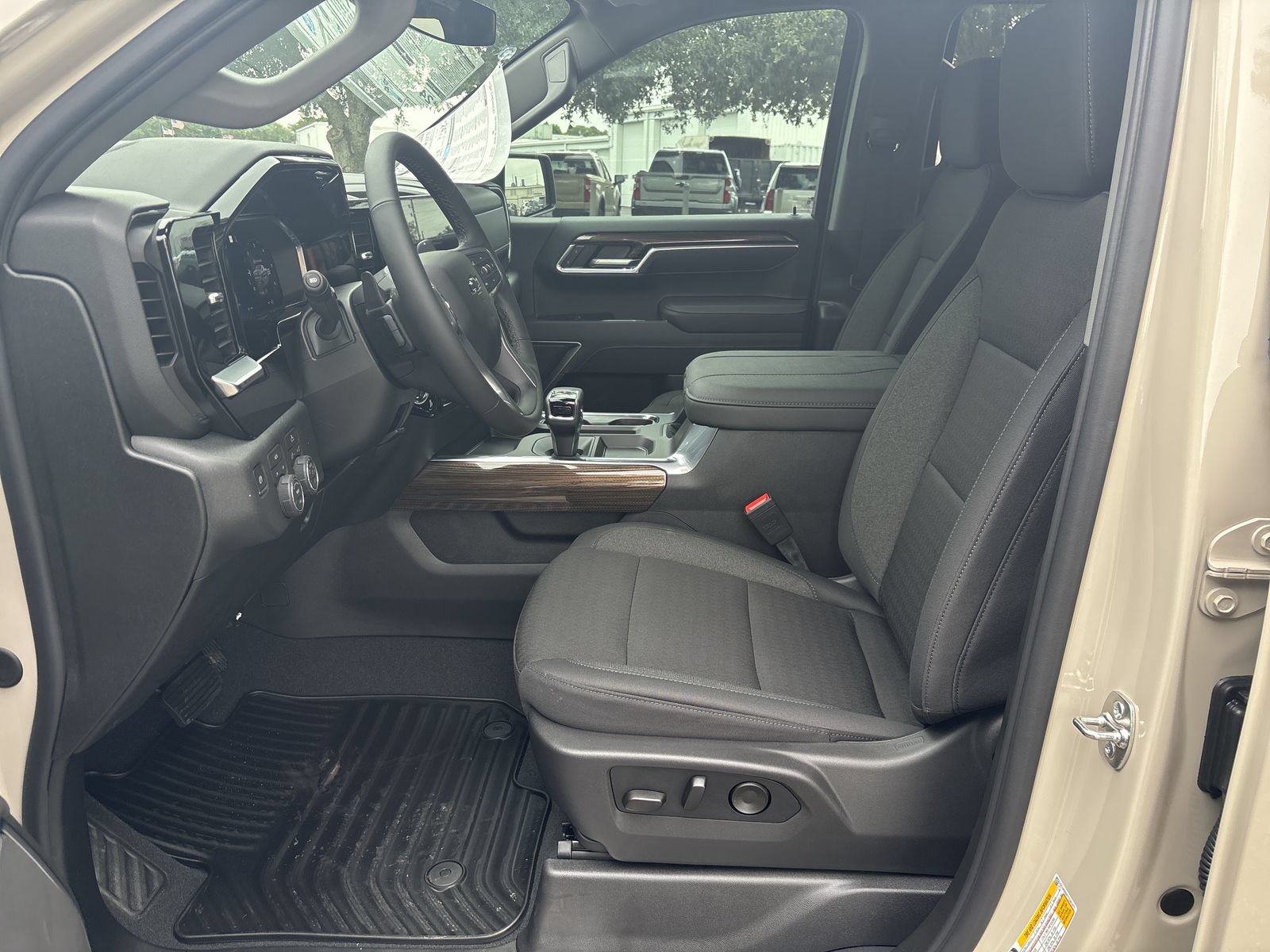 New 2026 Chevrolet Silverado 1500 RST AWD/4WD image 12
