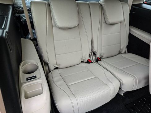 New 2026 Mercedes-Benz GLS 450 4MATIC image 38