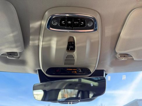 Used 2016 Volvo XC90 T6 Momentum w/ Momentum Plus Package image 25