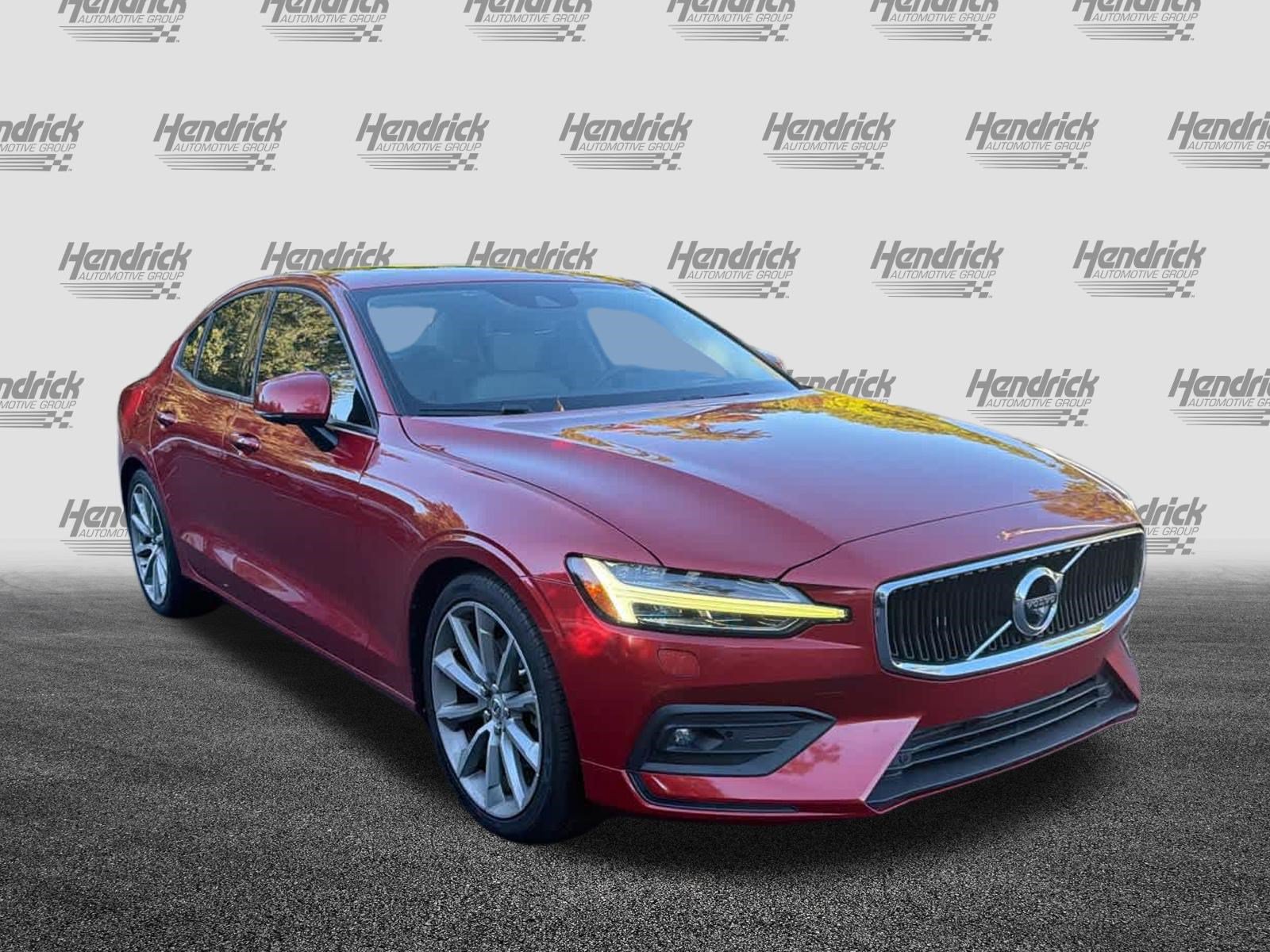 Used 2020 Volvo S60 T5 Momentum FWD image 2