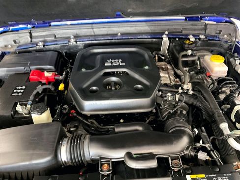 Used 2020 Jeep Wrangler Unlimited Sahara AWD/4WD image 33