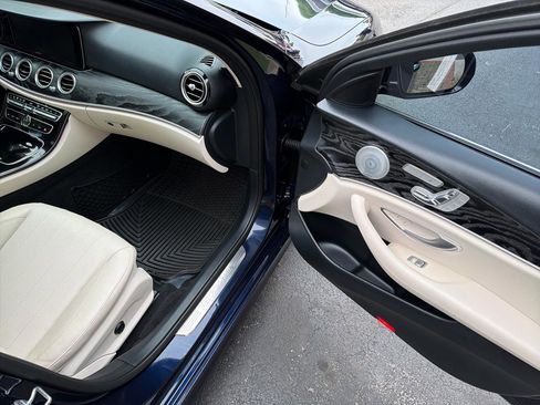 Used 2017 Mercedes-Benz E 300 4MATIC image 35