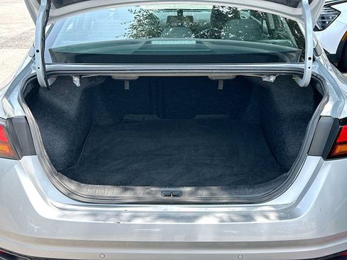 Used 2024 Nissan Altima 2.5 S FWD image 28