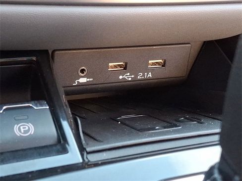 Used 2022 Subaru Outback Limited image 25