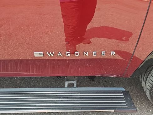 Used 2024 Jeep Wagoneer Series III w/ Premium Group I AWD/4WD image 33