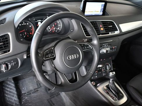Used 2018 Audi Q3 2.0T Premium Plus w/ Premium Plus Package AWD/4WD image 36