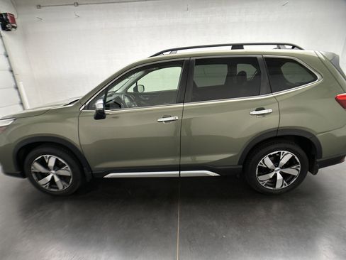 Used 2019 Subaru Forester Touring AWD/4WD image 6