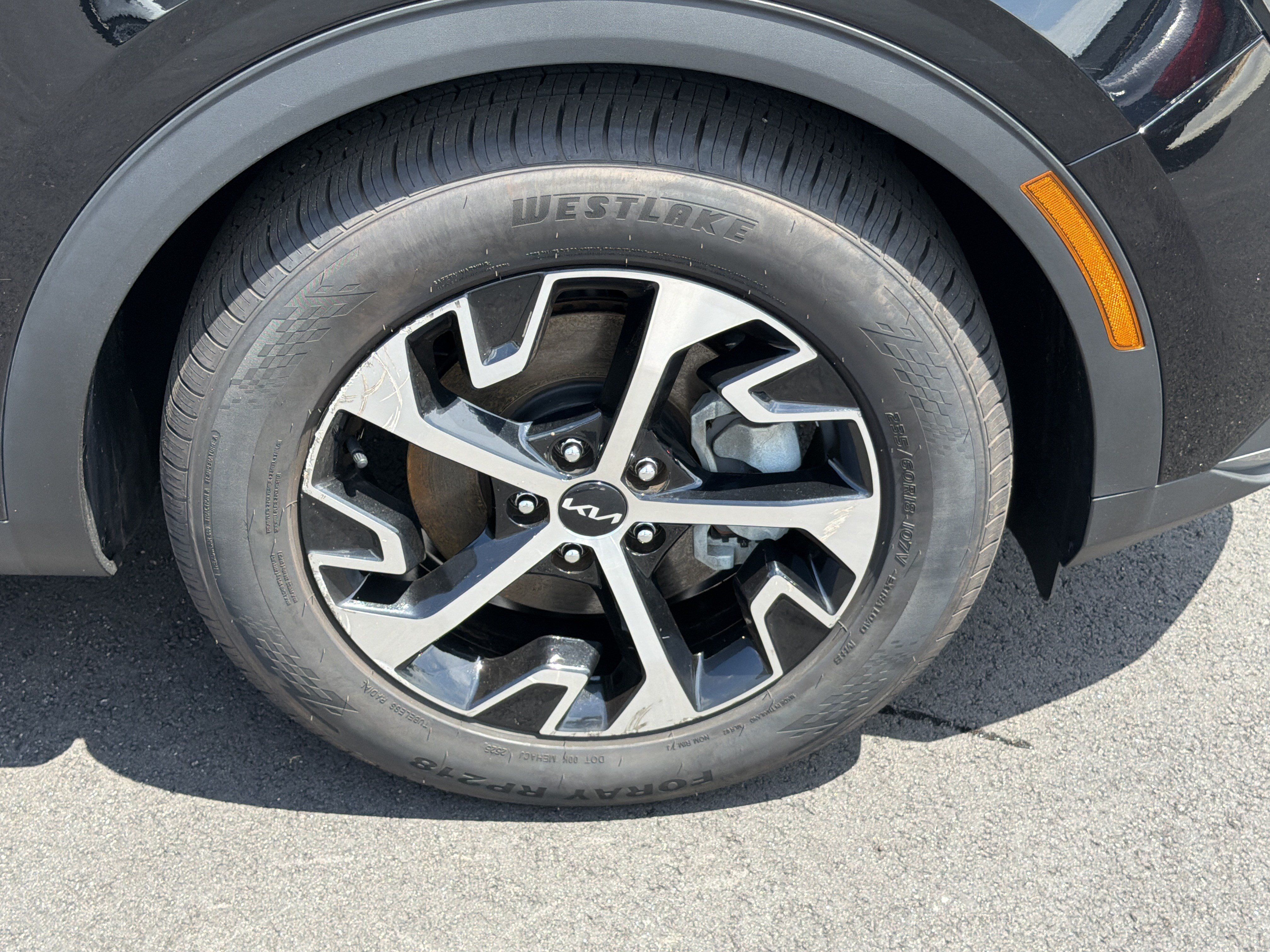 Certified 2024 Kia Sportage EX FWD image 12