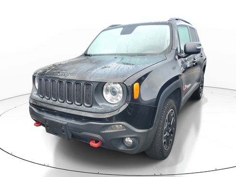 Used 2017 Jeep Renegade Trailhawk w/ Premium Trailhawk Package image 3