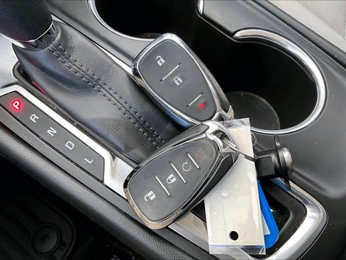 Used 2019 Chevrolet Equinox LS image 13