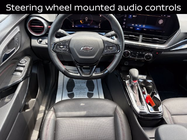 Used 2025 Chevrolet Trax RS w/ Driver Confidence Package FWD image 14