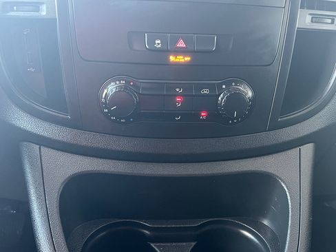 Used 2022 Mercedes-Benz Metris image 25