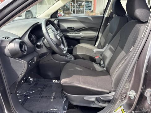 Used 2025 Nissan Kicks Play S FWD image 9