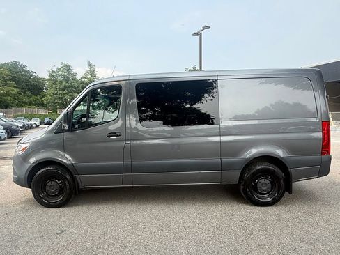 Used 2021 Mercedes-Benz Sprinter 2500 image 4