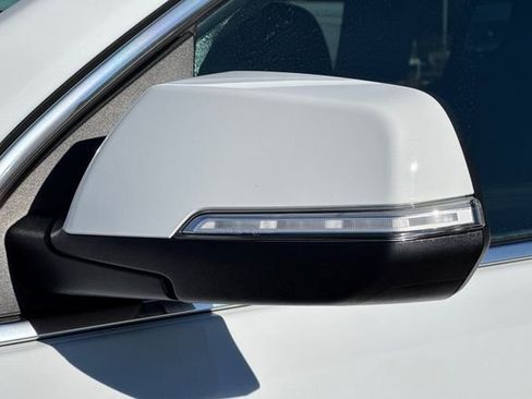 Used 2023 GMC Acadia SLE FWD image 54