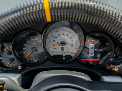 Used 2019 Porsche 911 GT3 RS RWD image 61