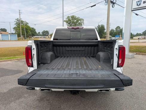 Used 2024 GMC Sierra 1500 Denali w/ Technology Package AWD/4WD image 11