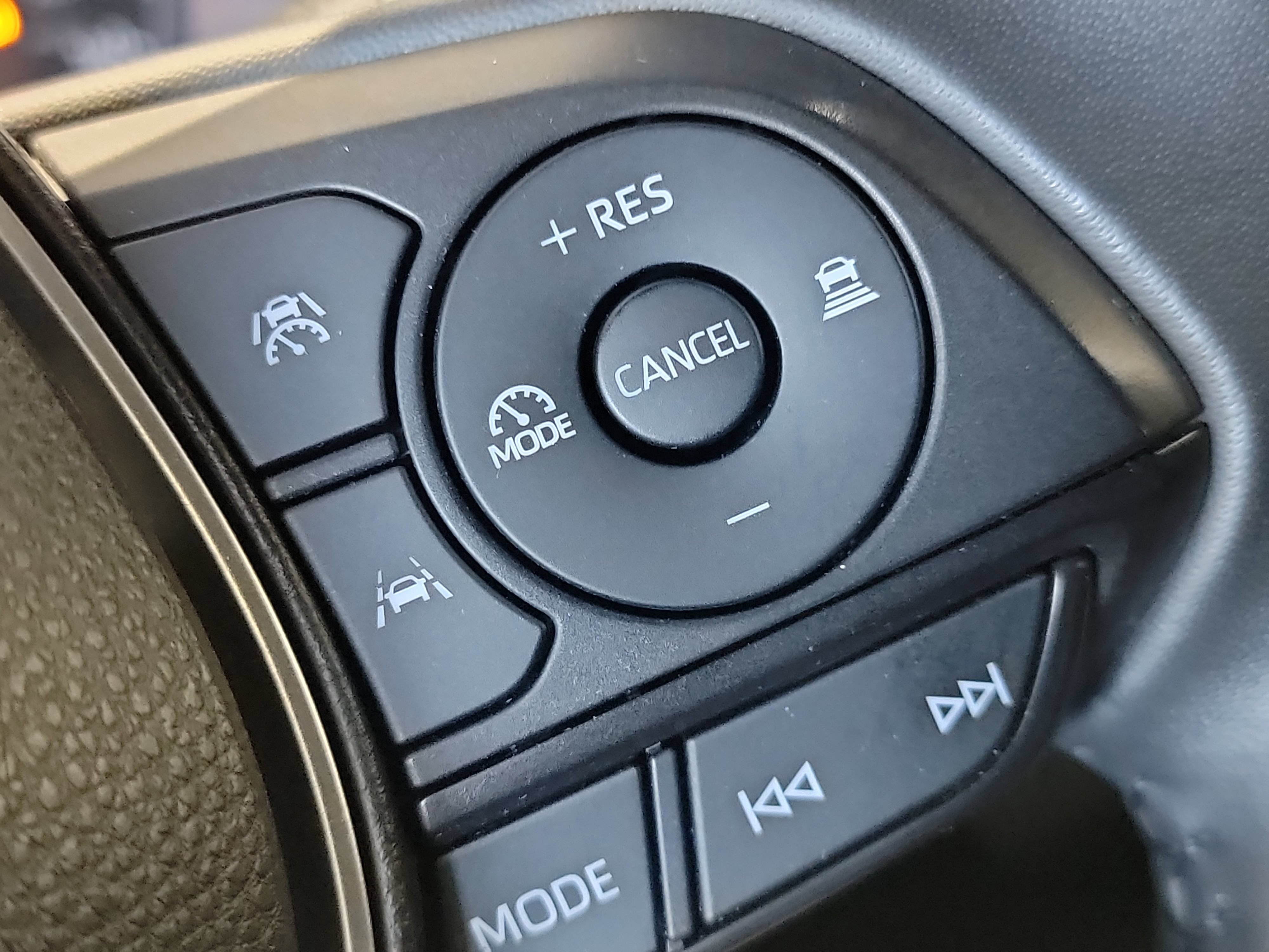 Used 2023 Toyota Corolla SE FWD image 33