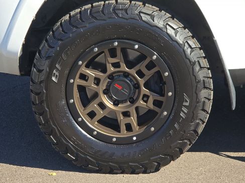 Used 2019 Toyota 4Runner SR5 AWD/4WD image 26