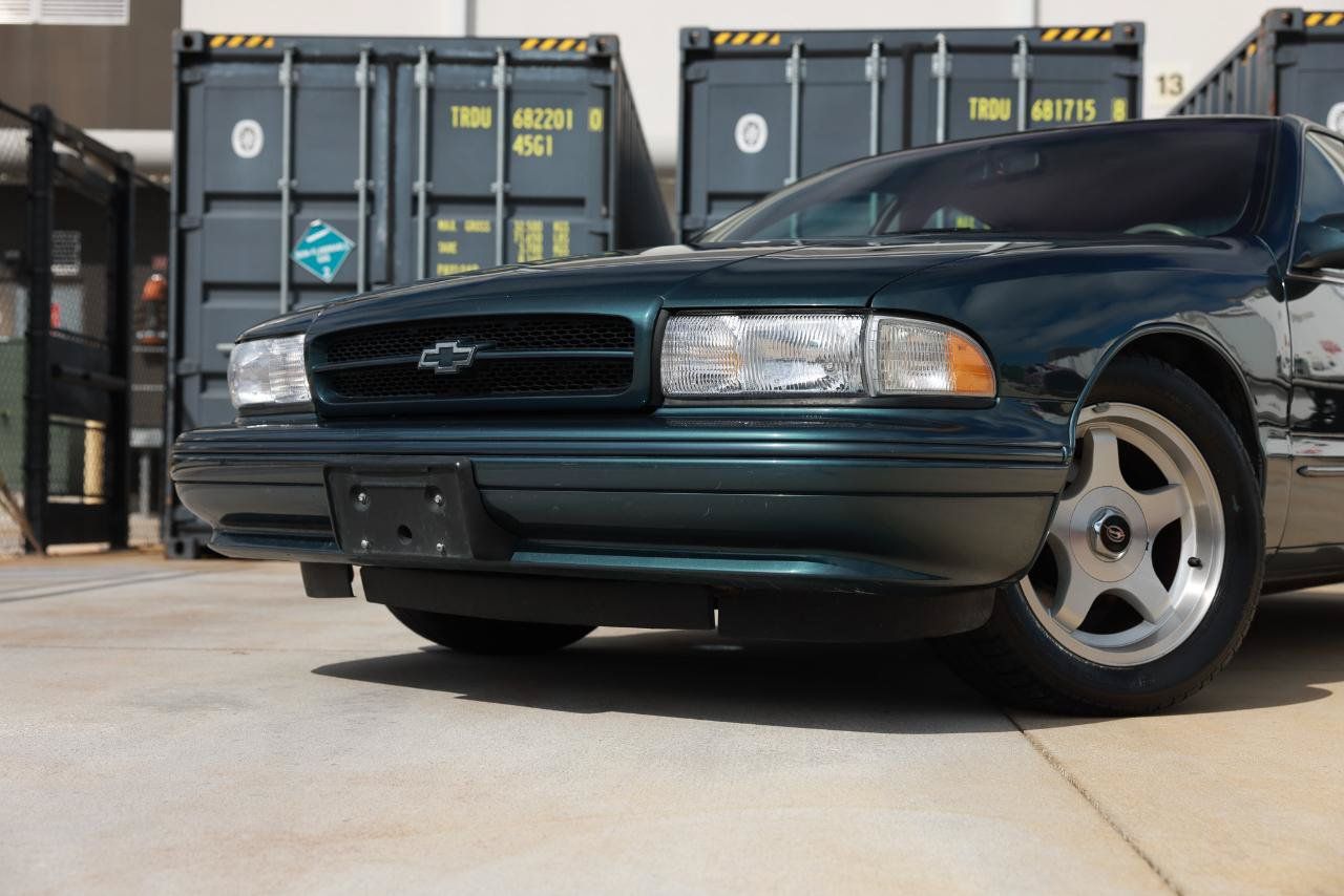 Used 1996 Chevrolet Caprice SS RWD image 32