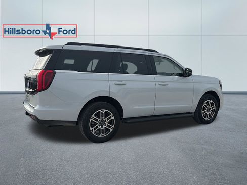 Used 2025 Ford Expedition Active AWD/4WD image 7