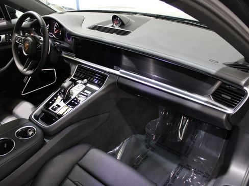 Used 2023 Porsche Panamera Platinum Edition image 29