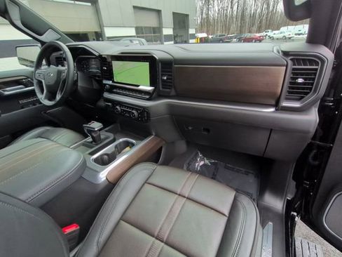 Certified 2025 Chevrolet Silverado 1500 High Country w/ Midnight Edition image 30