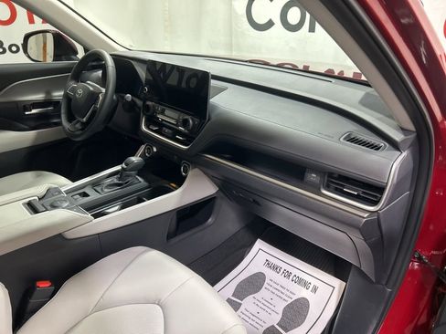 Used 2025 Toyota Grand Highlander AWD Hybrid image 13