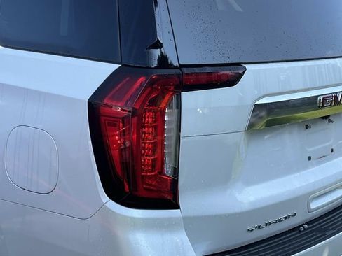Used 2022 GMC Yukon Denali AWD/4WD image 9