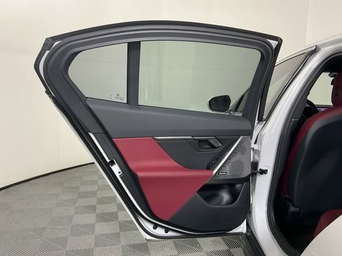 Certified 2025 BMW 530i w/ Premium Package image 25