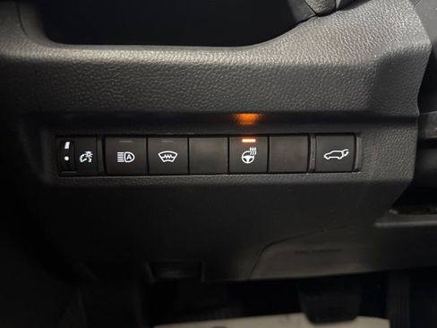 Used 2023 Toyota RAV4 XLE Premium image 20