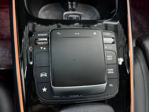 Used 2021 Mercedes-Benz GLB 250 4MATIC w/ Premium Package image 31