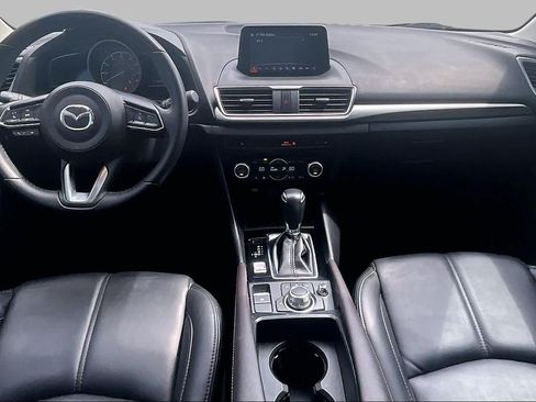 Used 2018 MAZDA MAZDA3 Touring FWD image 13