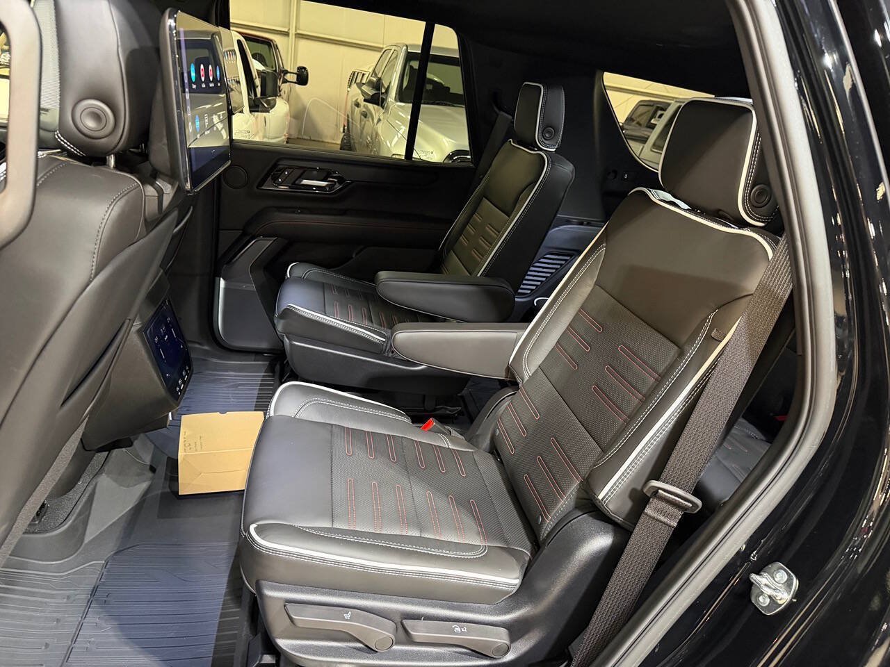 Used 2026 GMC Yukon AT4 Ultimate w/ LPO, Floor Liner Package AWD/4WD image 65
