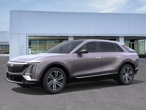 New 2026 Cadillac Lyriq Luxury RWD image 2