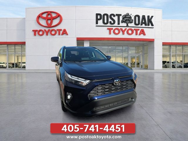 Used 2025 Toyota RAV4 XLE Premium AWD/4WD image 10