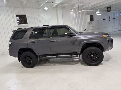 Used 2021 Toyota 4Runner SR5 AWD/4WD image 6