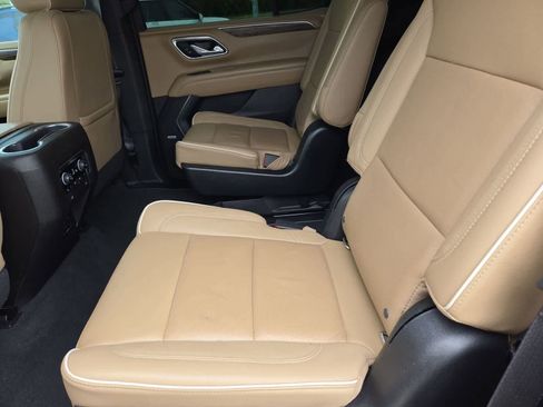 Used 2021 Chevrolet Tahoe Premier AWD/4WD image 17