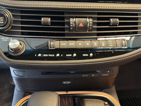 Certified 2022 Lexus LS 500 AWD image 27