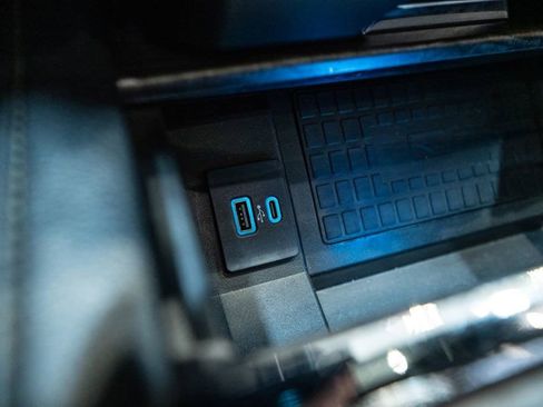 Used 2021 Ford Expedition Max Limited image 31