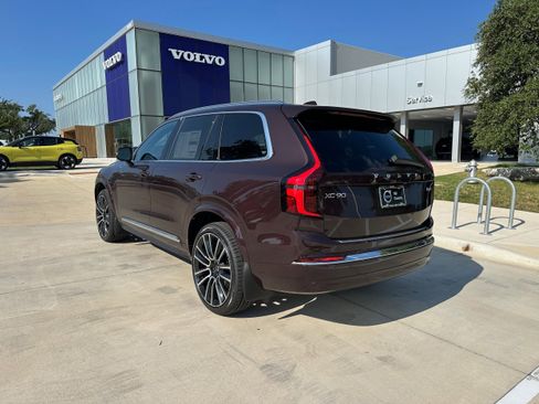 New 2026 Volvo XC90 B6 Plus image 4
