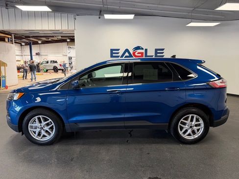 Used 2024 Ford Edge SEL w/ Convenience Package AWD/4WD image 3