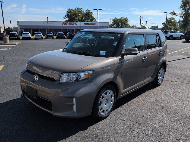 Used 2015 Scion xB FWD image 3