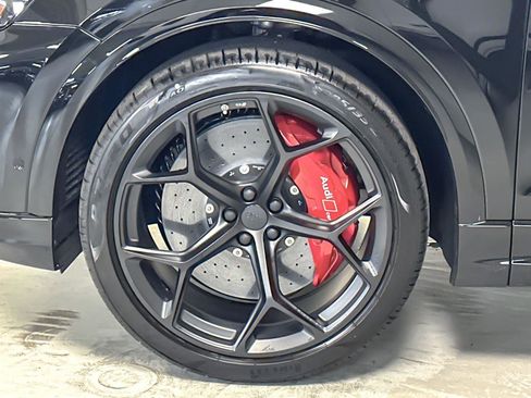 New 2026 Audi RS Q8 performance image 25