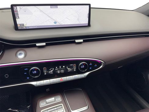 Used 2024 Genesis GV70 2.5T w/ Advanced Package image 60