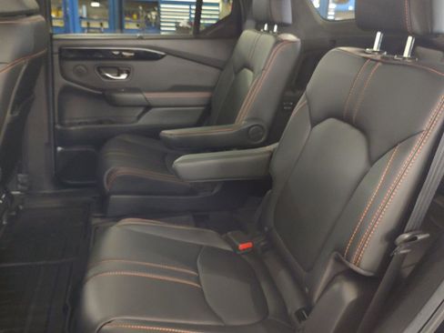 Used 2025 Honda Pilot TrailSport image 25