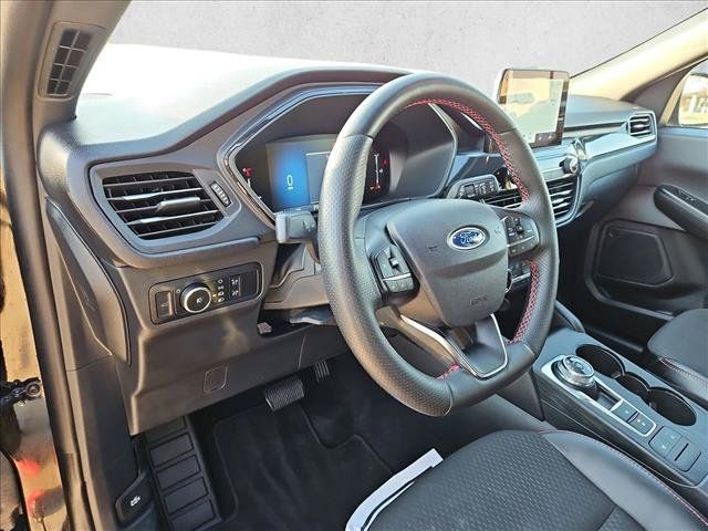 Used 2025 Ford Escape ST-Line Select AWD/4WD image 10